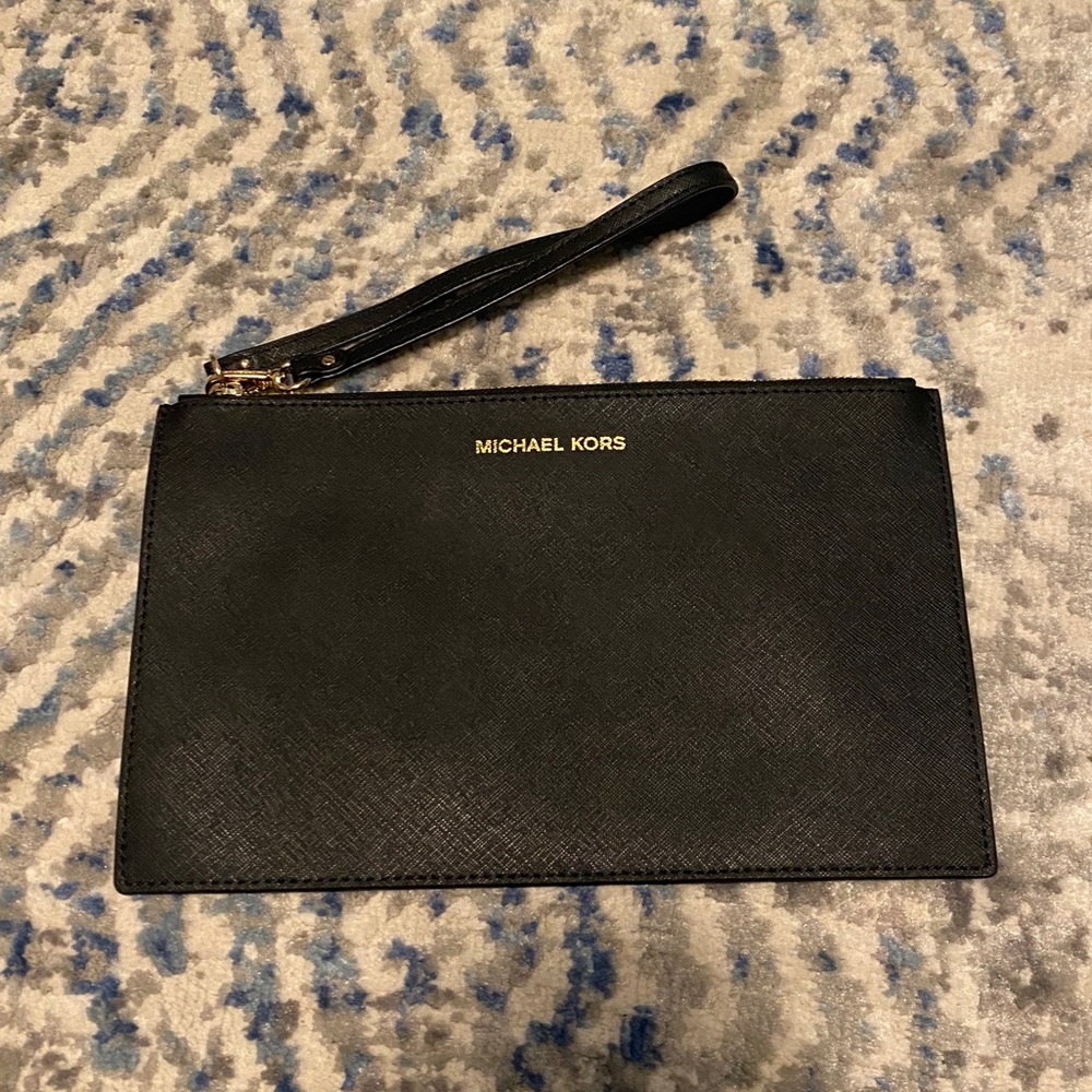 Michael Kors Zip Clutch Wristlet Black/Gold